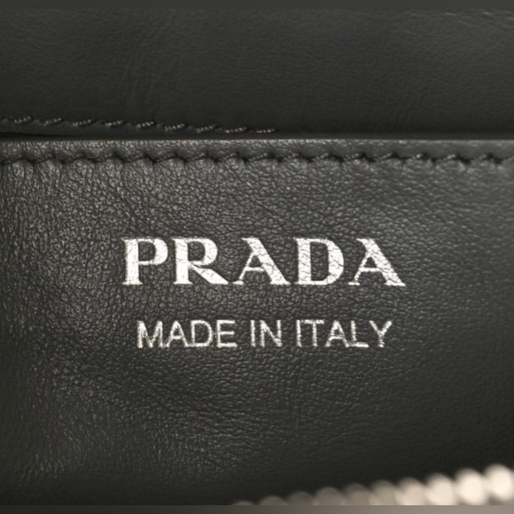 Prada Diagramme Quilted leather shoulder bag - Picture 5 of 7